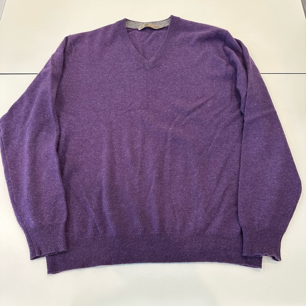 Raffi men’s cashmere V neck sweater